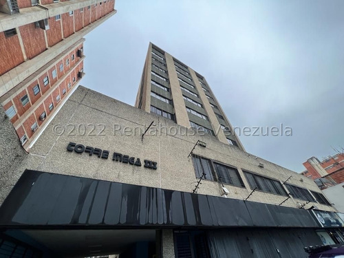 Consultorio Médico En Venta, Urb. Las Delicias De Sabana Grande