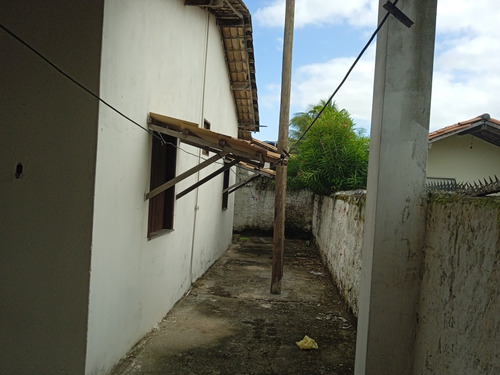 Casa Dois Quartos Amplos,sala Banheiro,cozinha,garagem Três