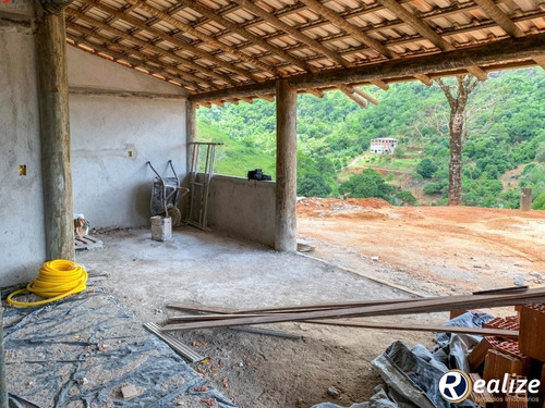 Imagem 6 de 10 de Casa Com 02 Quartos 01 Suíte A Venda || Ótima Localização || Bairro Buenos Aires || Guarapari-es || Realize Negócios Imobiliários - Ch00012 - 34743198