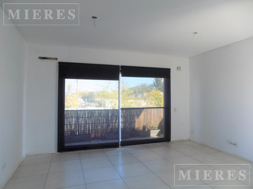 Imagen 5 de 19 de Muy Buen Departamento En Venta - Sobre Dardo Rocha, Tigre Centro.
