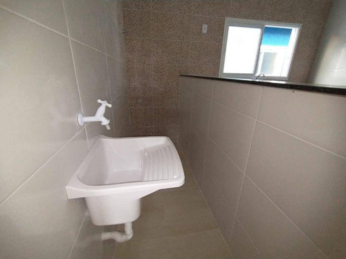 Imagem 4 de 9 de Casa Em Condomínio Sobreposta Com Sacada Pronto Para Morar, Nova Com 03 Dormitórios, Swndo 01 Suíte, 01 Vaga Garagem, Entrada Social Individual. Financiamento Pela Caixa No Programa Casa Verde E Amar