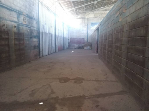 Imagen 2 de 6 de Se Vende Galpón En Zona Industrial La Hamaca 04243743396