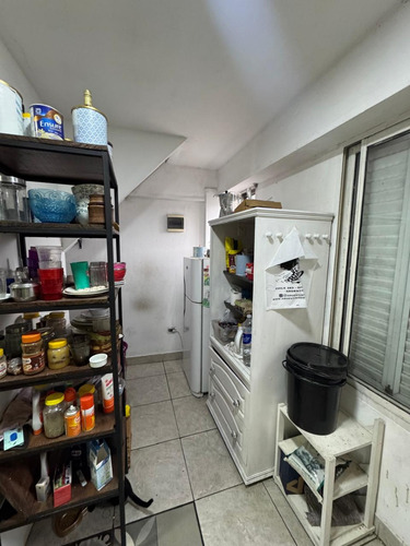En Venta Dpto Tipo Casa 4 Amb Al Fte En P. Alta Con Patio En Lanus (040)