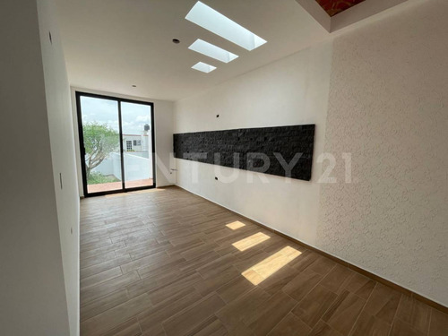Casa En Venta En Banthí, San Juan Del Río, Querétaro.