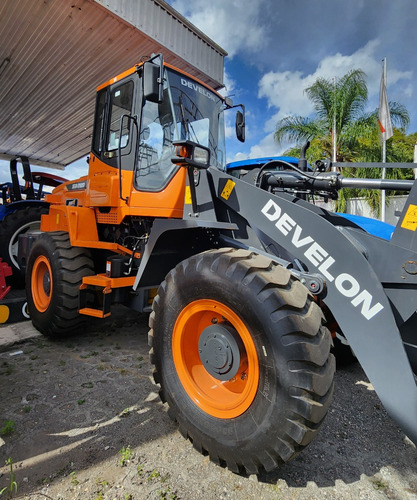 Cargador Frontal Sobre Ruedas Doosan Develon Sd200