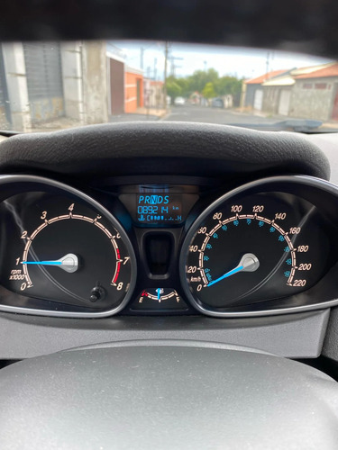 Ford Fiesta 1.6 TITANIUM HATCH 16V FLEX 4P AUTOMÁTICO