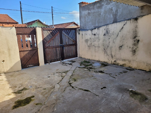 Imagem 10 de 23 de Casa Em Mongaguá Com Amplo Espaço Nos Fundos! Ref.; 10096 D