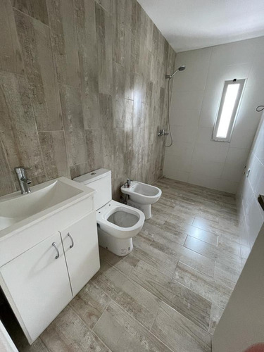 Casas De Dos Dormitorios Con Cochera En La Paz