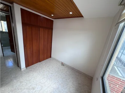 Apartamento En Modelia Occidental Rah Co: 25-142