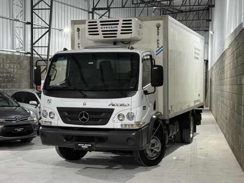 Mercedes Benz Accelo 815