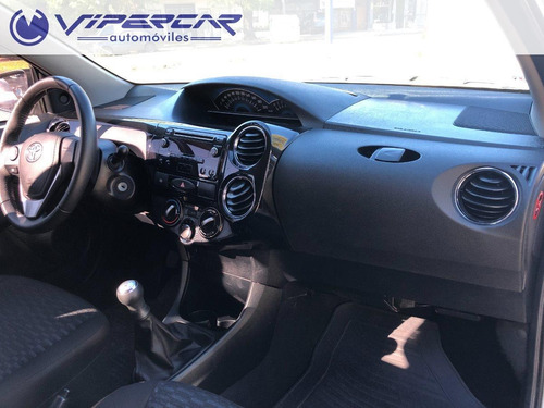 Toyota Etios U$s 2500 Y Cuotas En Pesos 1.5 2015 Impecable!