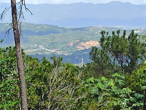 Terreno En Jarabacoa 2,000 M2