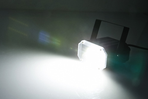 Imagen 2 de 10 de Luz Dj Efectos Flash Led Blanco 10w Audioritmico Strobo