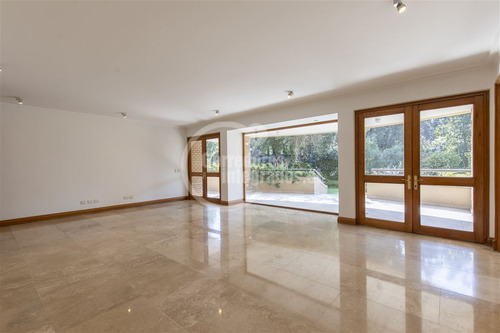 Departamento En Venta De 5 Dorm. En Las Condes - San Damián