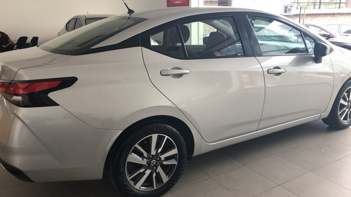 Imagen 10 de 15 de Nissan Versa 4 Puertas