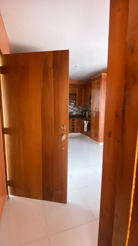 Vendo Preciosa Casa En Tamboril En La Urbanización República De Israel En Santiago, República Dominicana