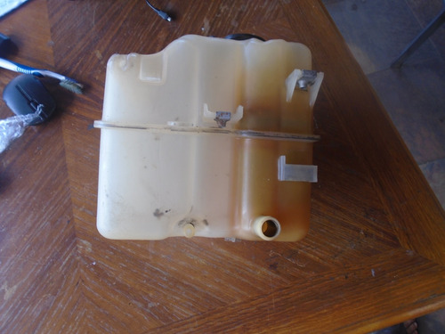 Imagen 3 de 4 de Vendo Tanque De Coolants De Chrysler Sebring Cabrio, 2001