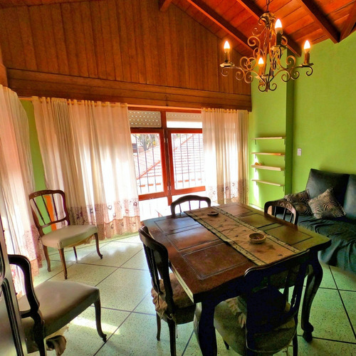 Imagen 4 de 19 de Chalet En Planta Alta, Barrio Tradicional De La Ciudad