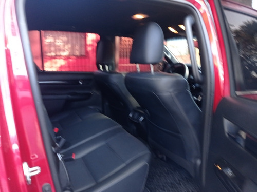 Imagen 18 de 18 de Toyota Hilux Srx 4x4 2.8 Tdi Caja Manual De 6ta Año 2018