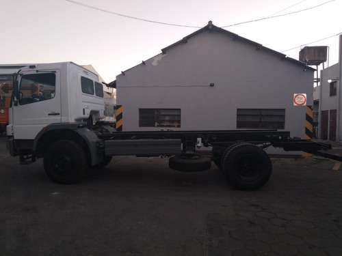 Imagen 7 de 13 de Camiones 4x4 Mercedes Benz 1720 Y Atego 1725