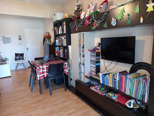 Imagen 4 de 12 de Venta San Cristobal! Tres Ambientes Con Hermoso Balcón Corrido Al Frente!