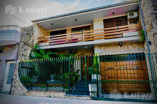 Imagen 2 de 30 de Caaguazu 7343 Excelente Casa - Liniers Con Parque