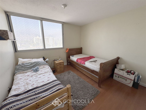 Departamento En Venta De 2 Dorm. En Las Condes