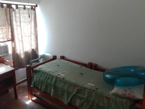 Apartamento En Res.brisas Del Mar Higuerote