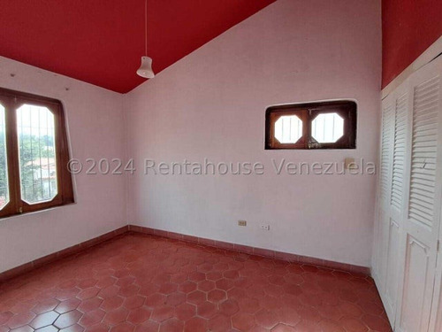 Juan Carlos González. Renta House Carabobo Vende Hermosa Casa Urb. Trigal Norte Valencia Mls #24-26168 Rah/jcg.