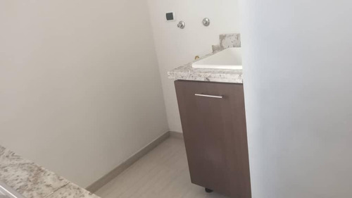 En Venta Apartamento Totalmente Moderno Ubicado En Urb. Prebo, Resd. Agua Viva Ii, Municipio Valencia Estado Carabobo  Venezuela / Emer.