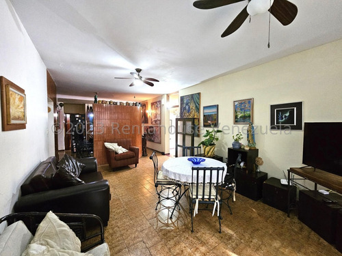 Rosa Rodríguez Vende Casa En Colinas De Santa Rosa, Barquisimeto 25-5559