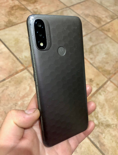 Moto E20 Gris Grafito -2 Gb Ram 32 Gb Almacenamiento Gris Claro (Usado)