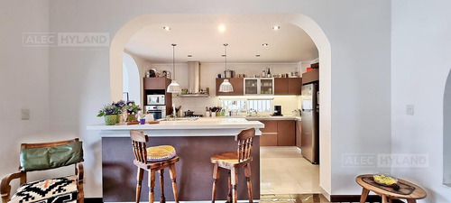 Imagen 9 de 30 de Chalet 7 Ambientes En Venta - Mart.-vias/santa Fe.-