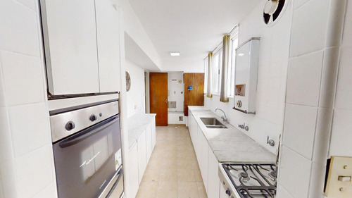 Departamento De 4 Ambientes En Venta En Flores.