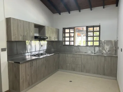 Casa En Arriendo En Robledo, La Pola. Cod A16552