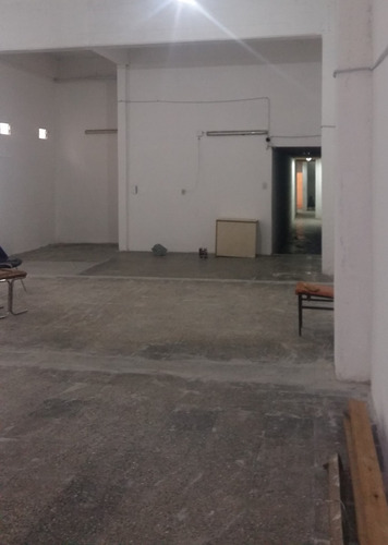 Galpon, Taller Al Fondo En Pablo Podesta. 10 X 12 Mts. Aceeso Independiente Por Pasillo, Ancho 1 Mt.