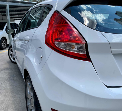 Ford Fiesta Kinetic Design 1.6 Design 120cv Titanium 2013
