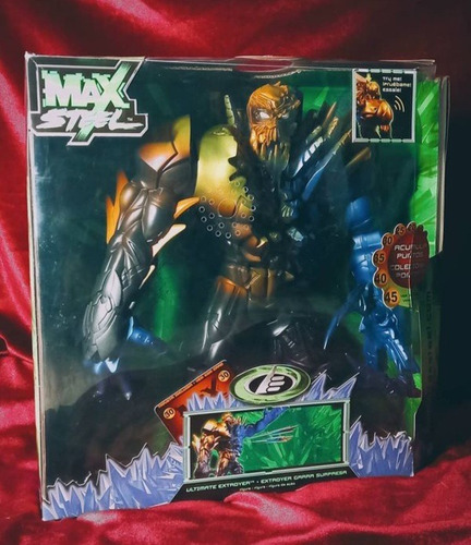Max Steel Últimate Extroyer