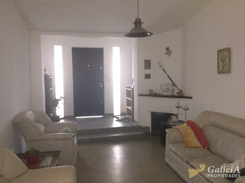 Oportunidad!! Vendo Casa Mas Un Departamento - Bº Matienzo
