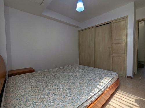 (ata-1671) Apartamento En La Trigaleña, Res. Los Chalets. Luz Coelho
