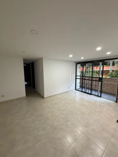 Apartamento En Venta, En Calasanz Parte Alta