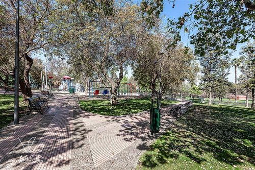 Casa En Venta De 6 Dorm. En Las Condes