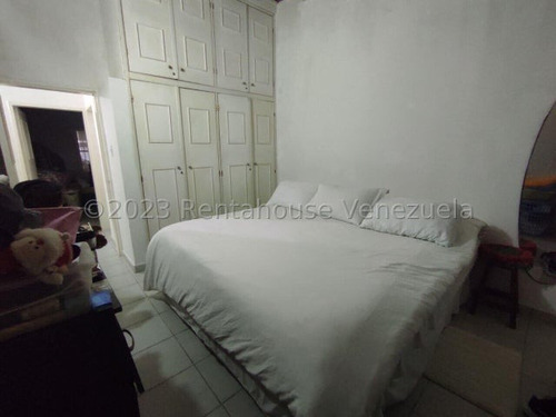 Naudy Escalona & Maribel Morillo Asesores Inmobiliarios De Rentahouse Venden Hermosa Y Amplia Casa De Dos Plantas En La Mora Cabudare