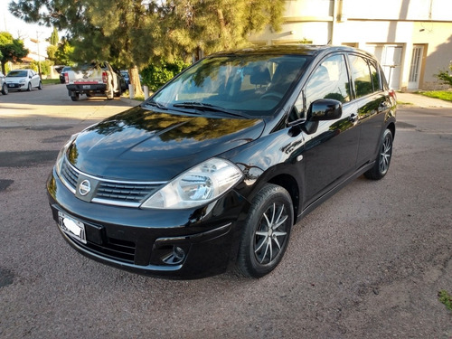 Nissan Tiida 1.8 Visia 2010