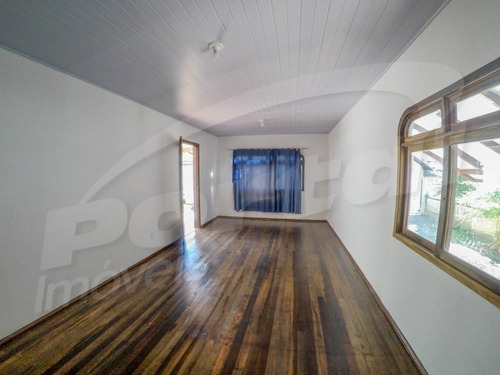 Casa Com 126,72 M² De Área Construída, Contendo 3 Dormitórios, Sala De Estar E Jantar, Banheiro Social, Cozinha, Área De Serviço, Deposito, Varanda E 1 Vaga De Garagem.terreno Escriturado, Contendo Á