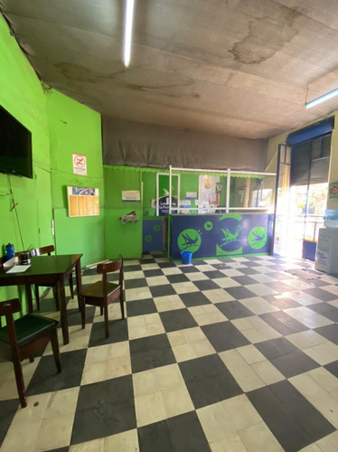 Importante Esquina En Pedernales Bs.as