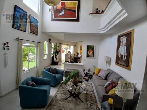 Venta De Casa En Condominio En Burgos, Temixco, Mor...clave 5704