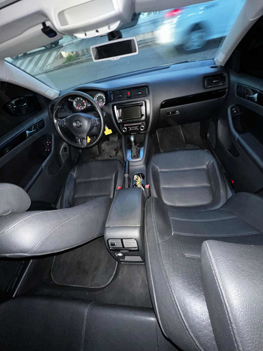 Imagen 12 de 12 de Volkswagen Vento 2012 2.5 Luxury 170cv Tiptronic