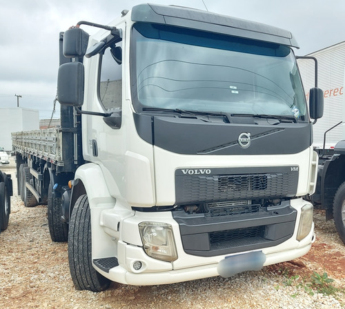 Volvo Vm 330 Bitruck 8x2 Carroceria