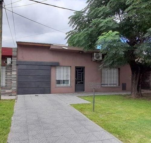 Casa  En Venta Ubicado En Quilmes Oeste, Quilmes, G.b.a. Zona Sur